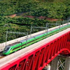 伊顿UPS电源​：守护轨道交通“神经中枢”，筑牢乘客出行安全防线